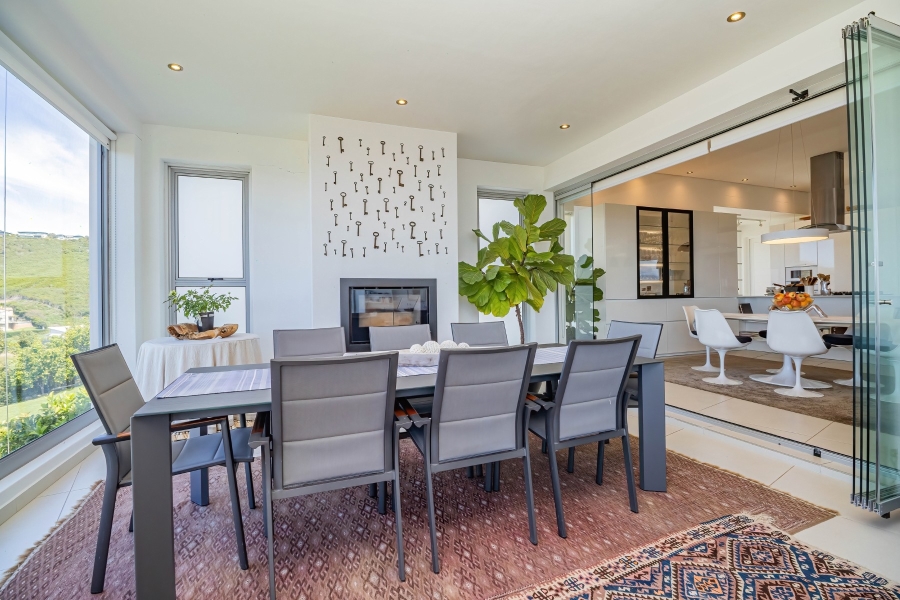 4 Bedroom Property for Sale in Whale Rock Western Cape